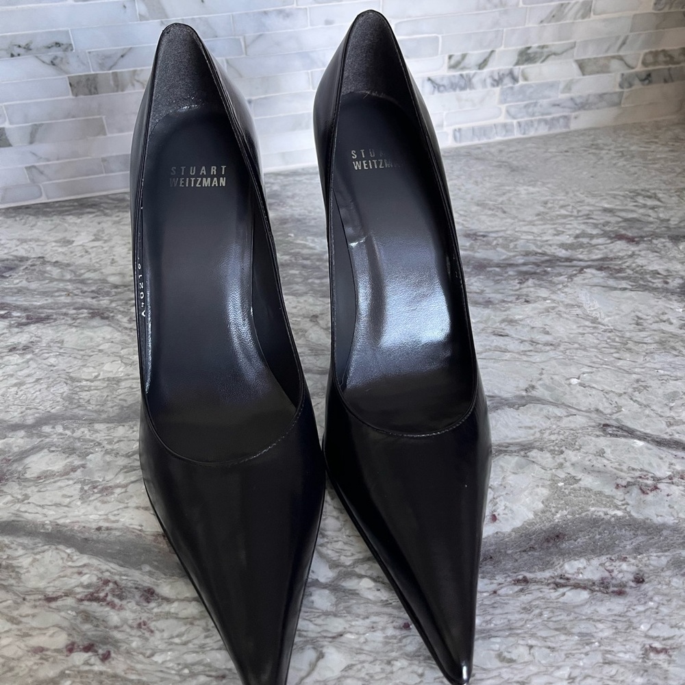 STUART WEITZMAN black pointed toe stilettos